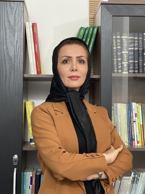 لیلا ایزدپناه 