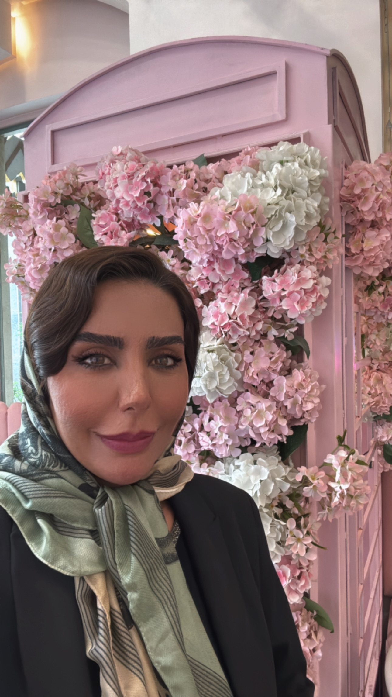 نگین طالبی 